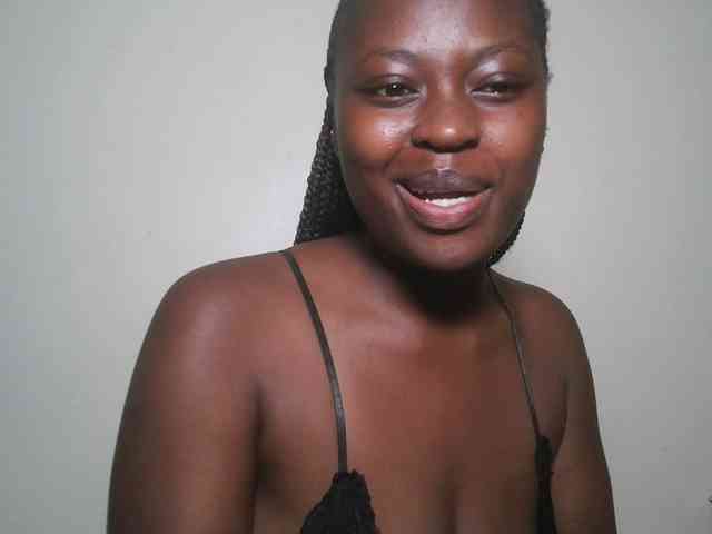 DiasyafterDark Live Webcam on BongaCams