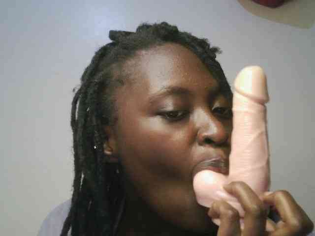DaisyafterDark_ webcam