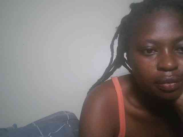 DaisyafterDark_ webcam