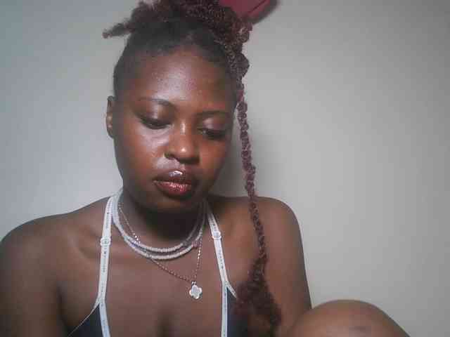 DaisyafterDark_ webcam