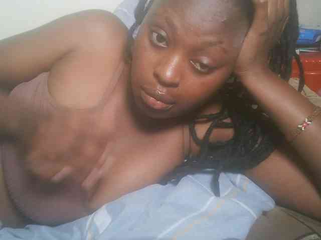 DaisyafterDark_ webcam