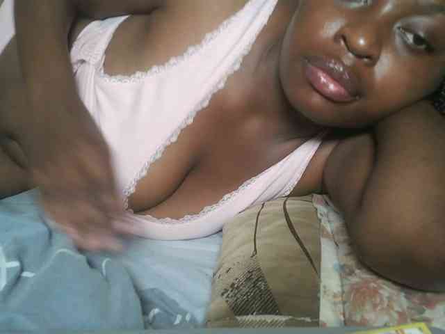 DaisyafterDark_ webcam