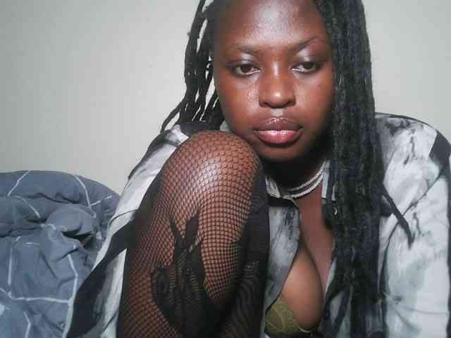 DaisyafterDark_ webcam