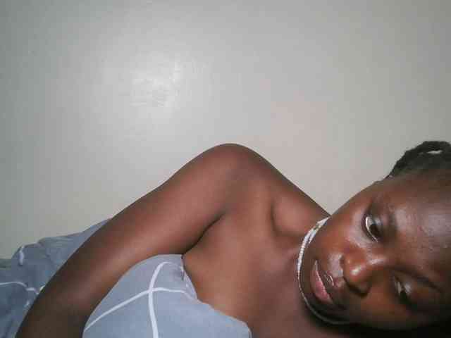 DaisyafterDark_ webcam