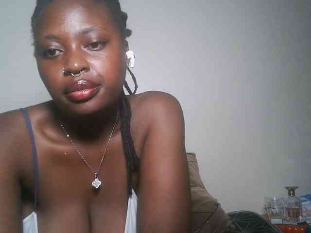 DaisyafterDark_ webcam