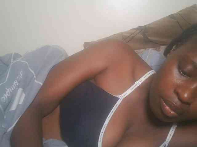 DiasyafterDark Live Webcam on BongaCams