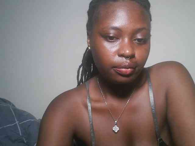 DaisyafterDark_ webcam