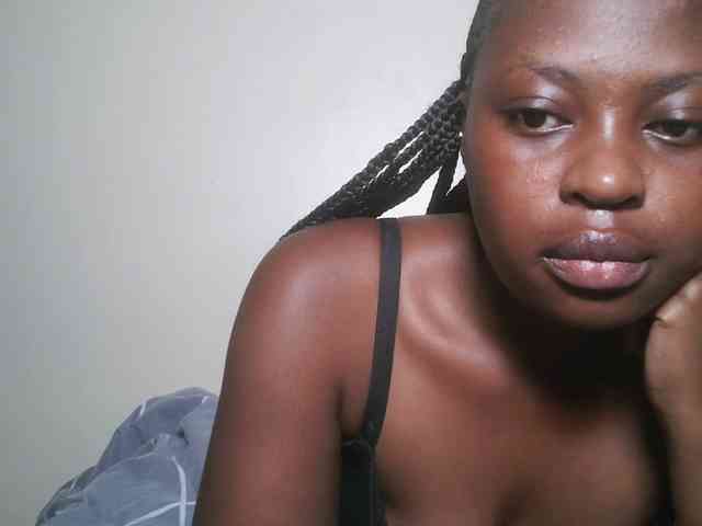 DaisyafterDark_ webcam