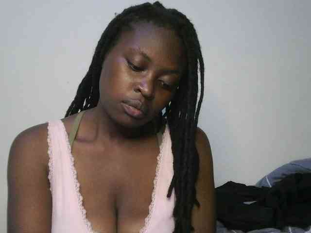 DaisyafterDark_ webcam