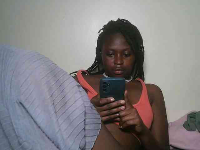 DaisyafterDark_ webcam
