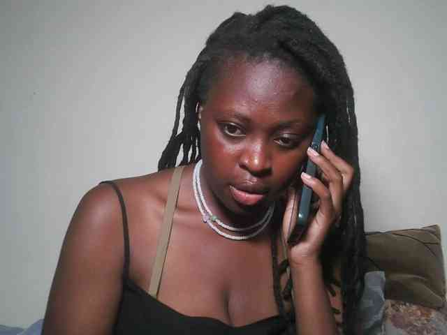 DaisyafterDark_ webcam