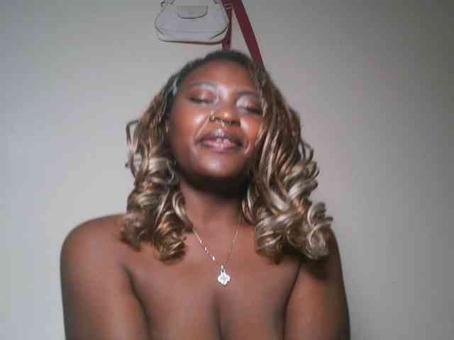 DaisyafterDark_ webcam
