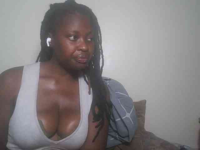 DaisyafterDark_ webcam