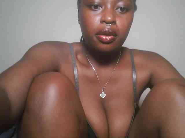 DaisyafterDark_ webcam