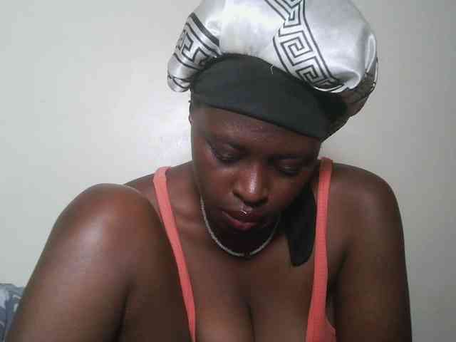 DaisyafterDark_ webcam