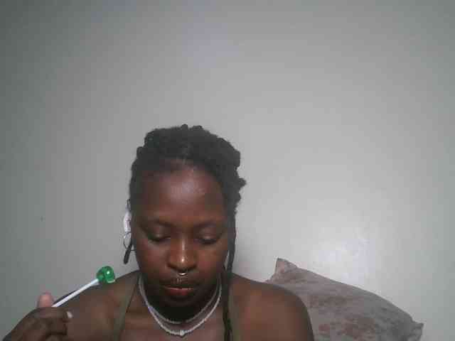 DaisyafterDark_ webcam