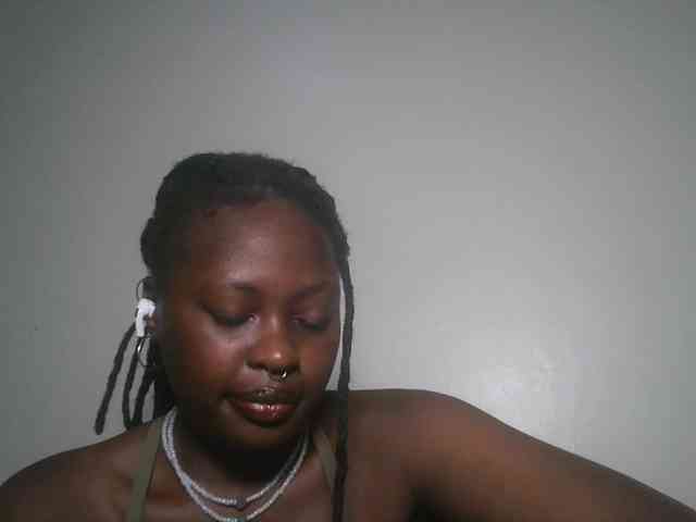 DaisyafterDark_ webcam