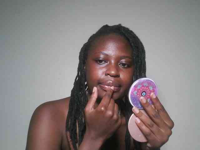 DaisyafterDark_ webcam