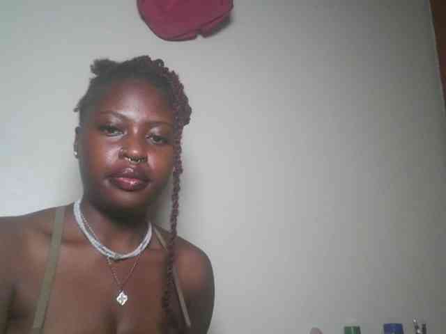 DaisyafterDark_ webcam