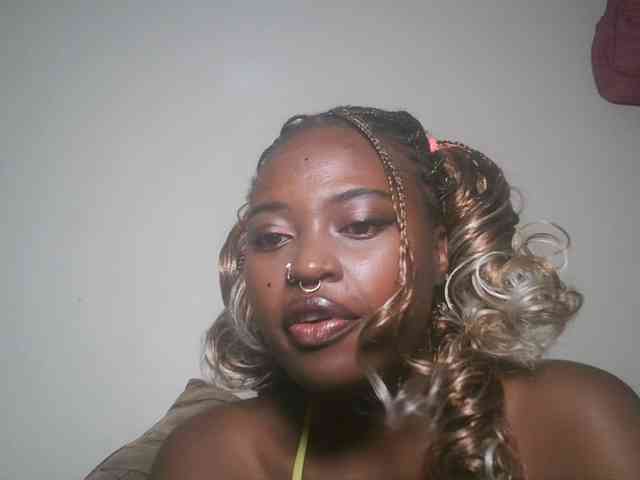 DaisyafterDark_ webcam