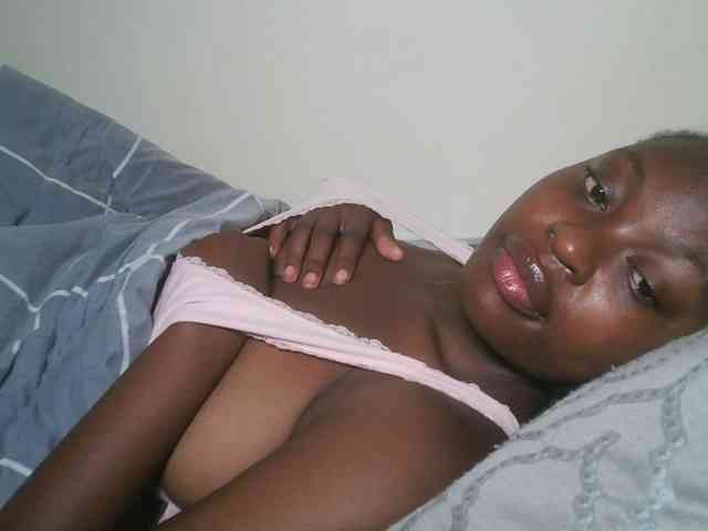 DaisyafterDark_ webcam