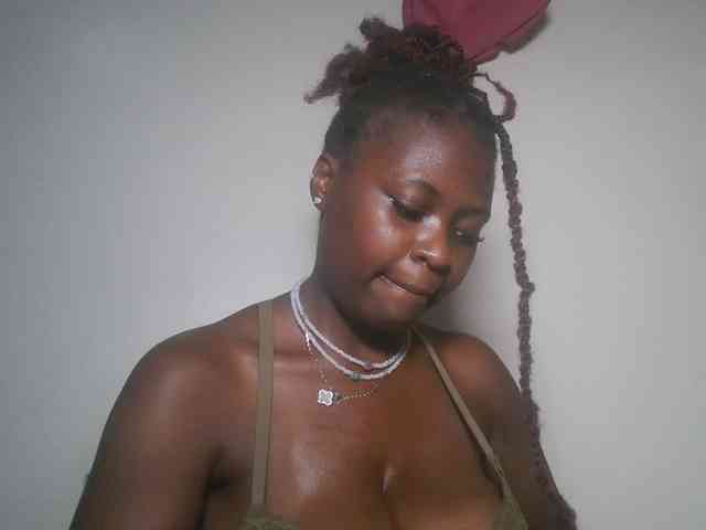 DaisyafterDark_ webcam