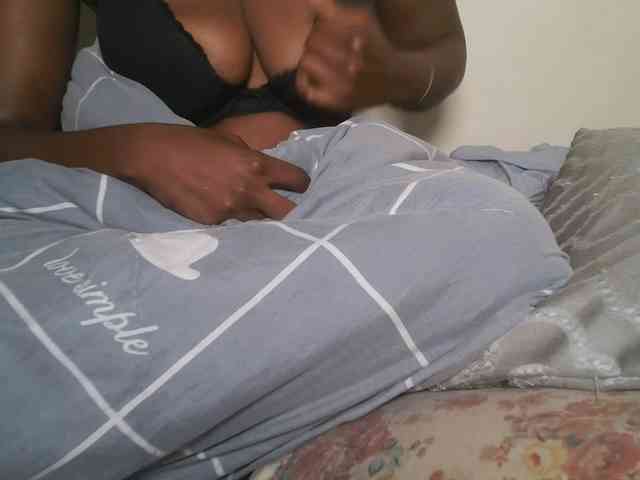 DaisyafterDark_ webcam