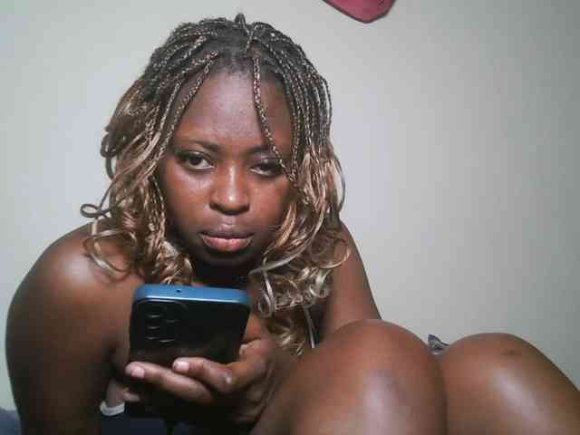 DaisyafterDark_ webcam