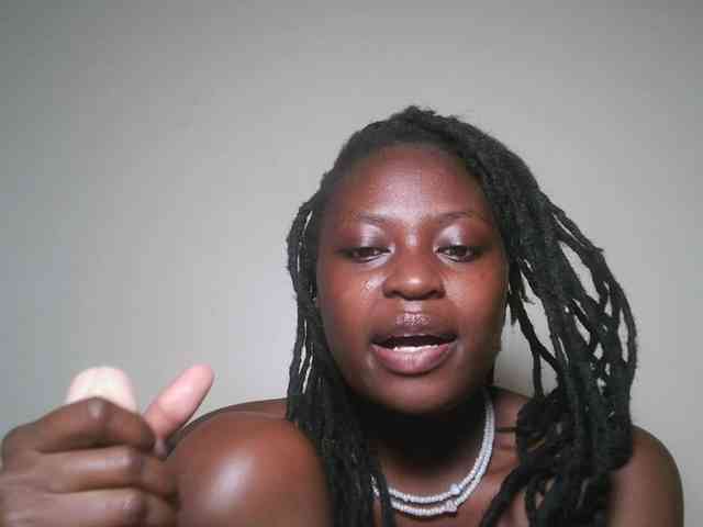 DaisyafterDark_ webcam