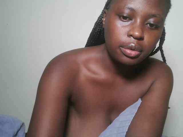 DaisyafterDark_ webcam