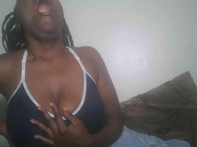 DaisyafterDark_ webcam