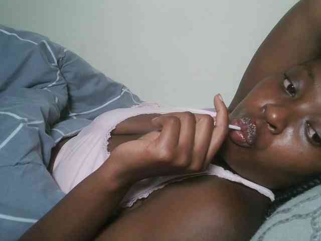 DaisyafterDark_ webcam