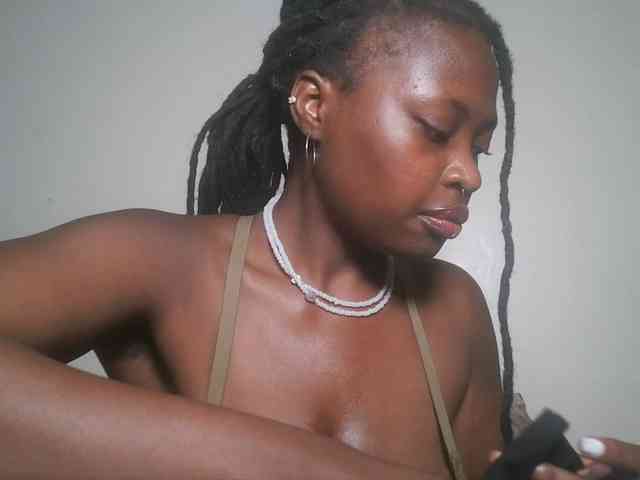 DaisyafterDark_ webcam