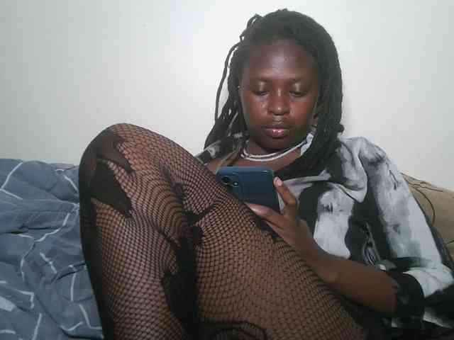 DaisyafterDark_ webcam