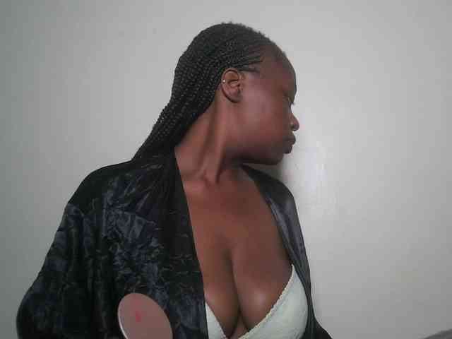 DaisyafterDark_ webcam