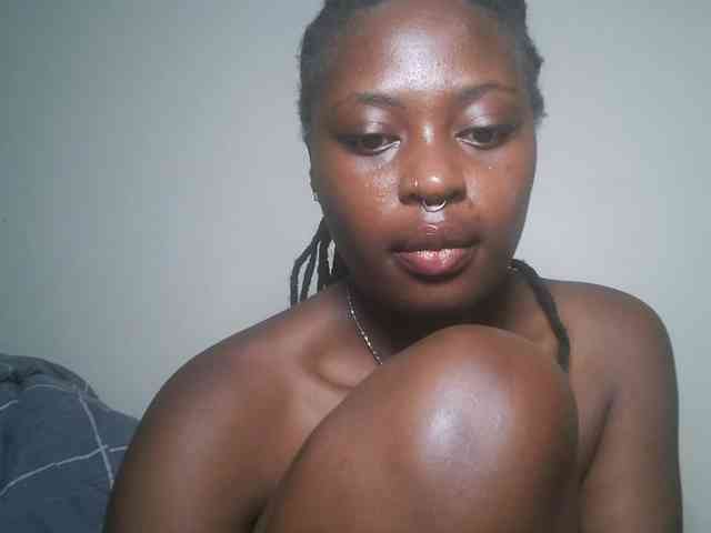 DaisyafterDark_ webcam