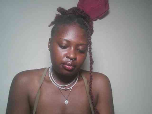 DaisyafterDark_ webcam