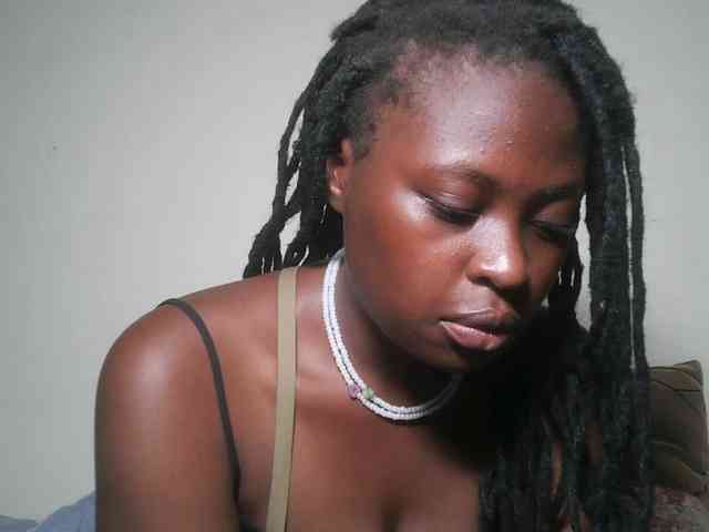 DaisyafterDark_ webcam