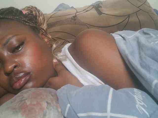DaisyafterDark_ webcam