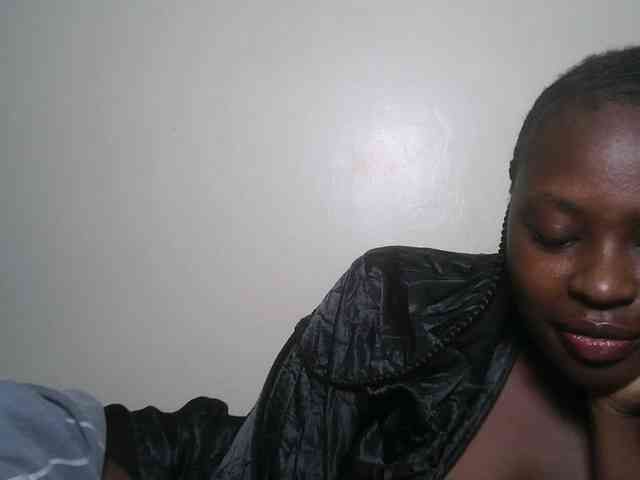 DaisyafterDark_ webcam