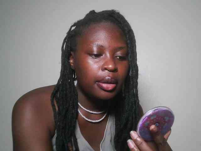 DaisyafterDark_ webcam