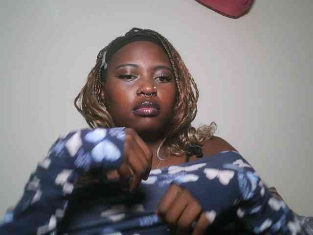 DaisyafterDark_ webcam