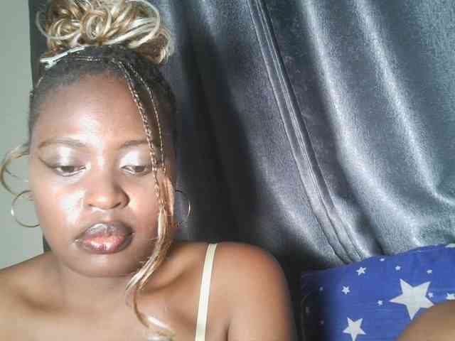 DaisyafterDark_ webcam
