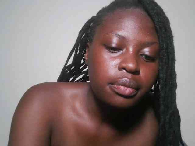 DaisyafterDark_ webcam