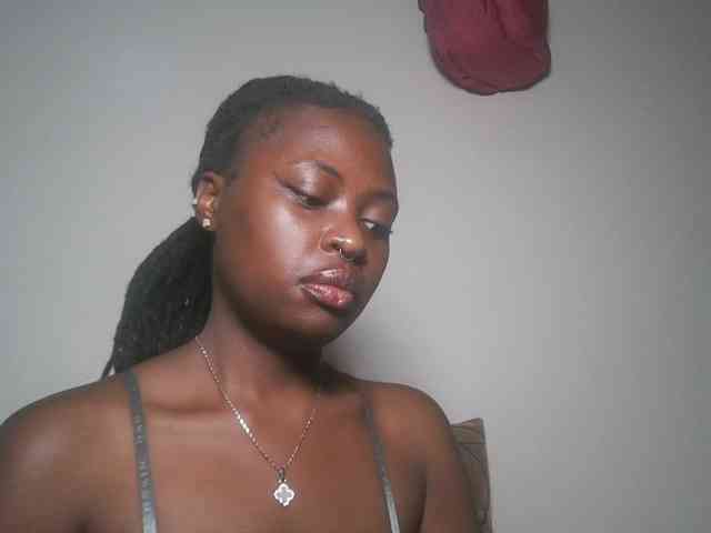 DaisyafterDark_ webcam