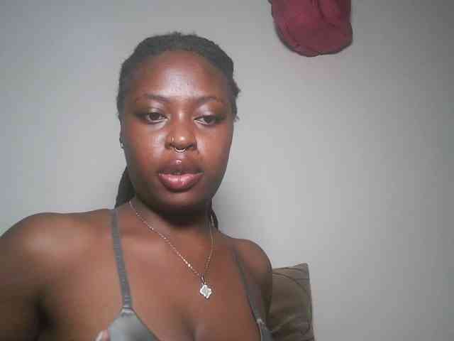 DaisyafterDark_ webcam