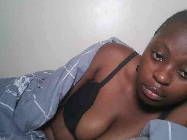 DaisyafterDark_ webcam