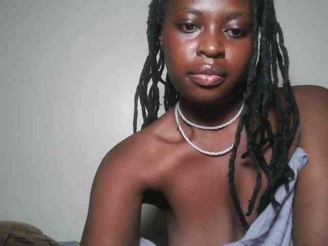 DaisyafterDark_ webcam