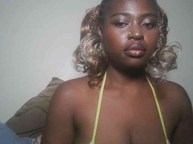 DaisyafterDark_ webcam