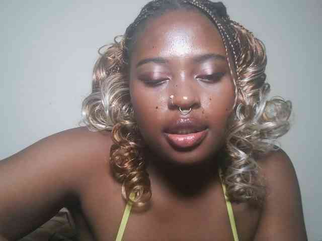 DaisyafterDark_ webcam